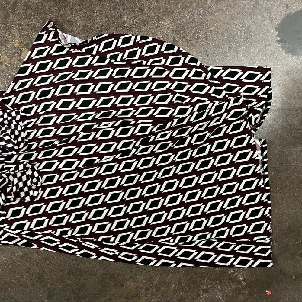 INC International Concepts Black and White Wrap Dress with V-Neck - Picture 6 of 8